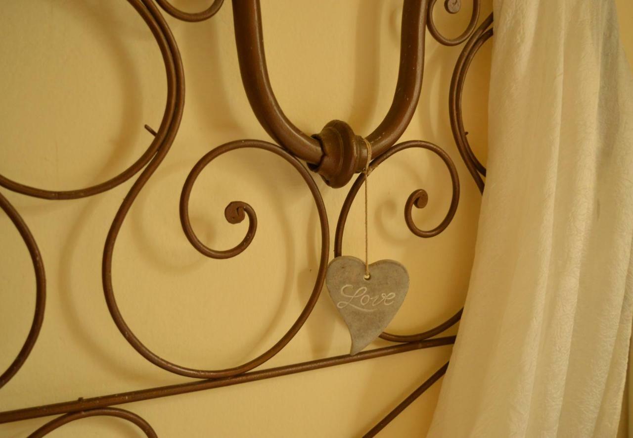 Bed & Tours Dimora Di Campagna Bed and Breakfast Castelnuovo Belbo Eksteriør billede